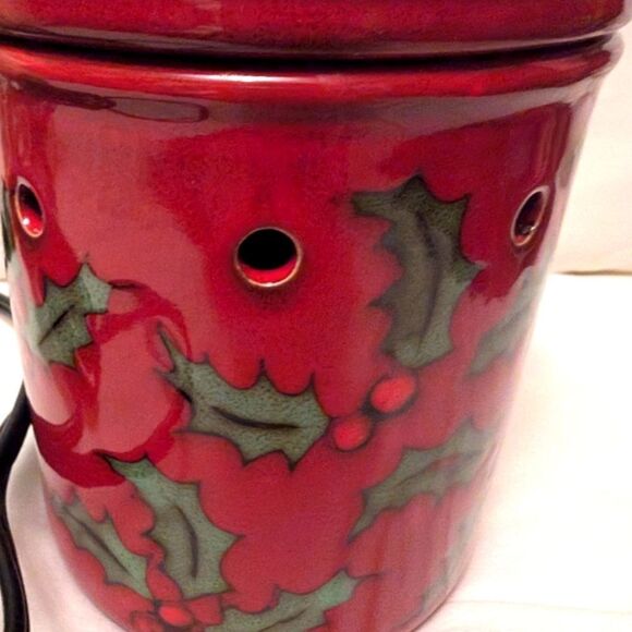 Scentsy Merry🌲 Berry Full Size Scentsy Warmer - Picture 4 of 7